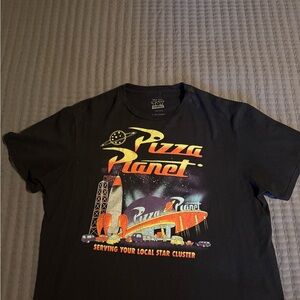Men’s L Pizza Planet shirt